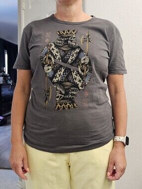 Cute & Edgy Women's Lucky Brand King Of Diamonds Short Sleeve Grey Shirt Small.